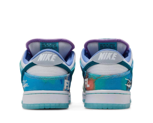 Futura Laboratories x Dunk low SB "Bleached Aqua"