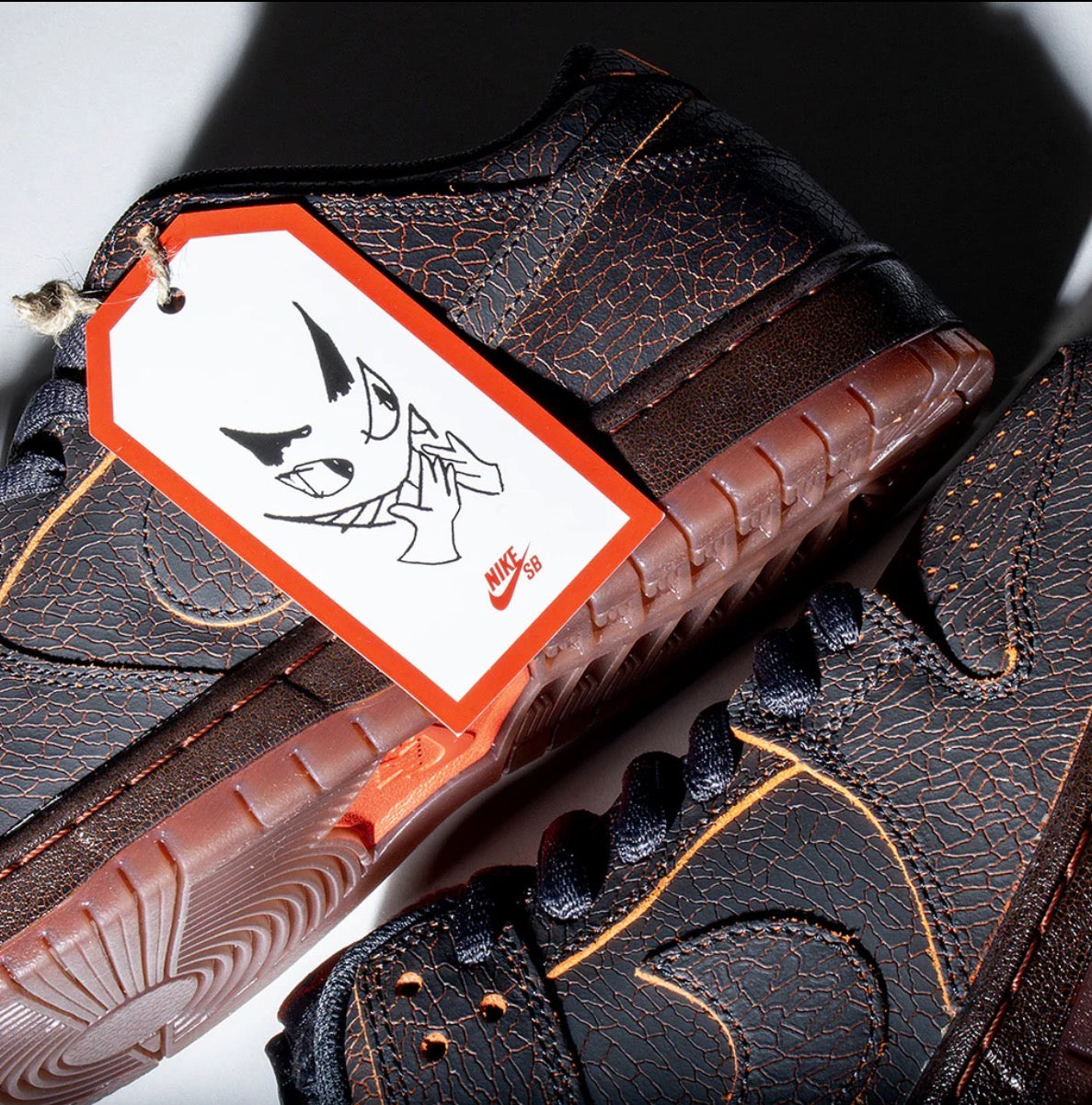 NIKE SB DUNK LOW PRO PRM KRAMPUS Brown