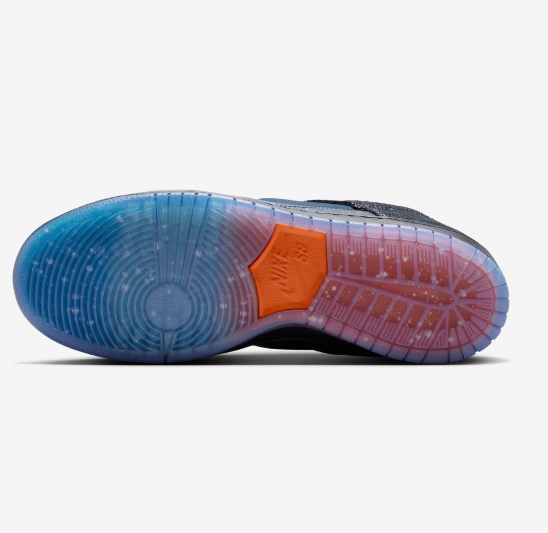 SB Dunk Low  Nike x Bluetile
Pitch Blue and Black