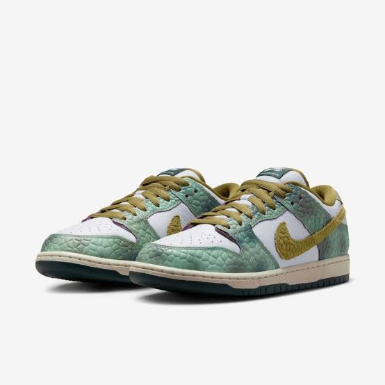Nike SB Dunk  Low Alex S "Chamelleons"